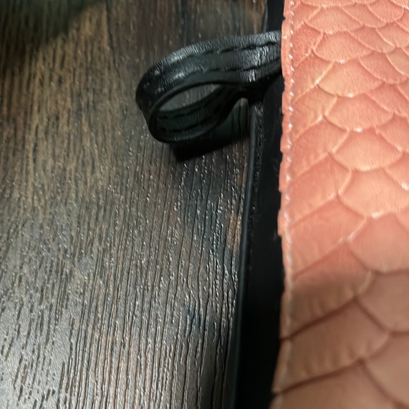 London Fog pink and black reptile embossed handbag - Picture 9 of 17